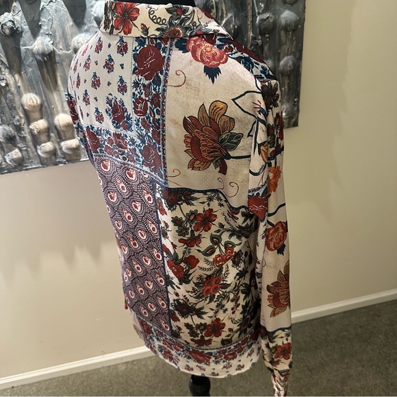 ⭐️ Guess Patchwork Floral Shirt - Red and Cream - Picture 8 of 10